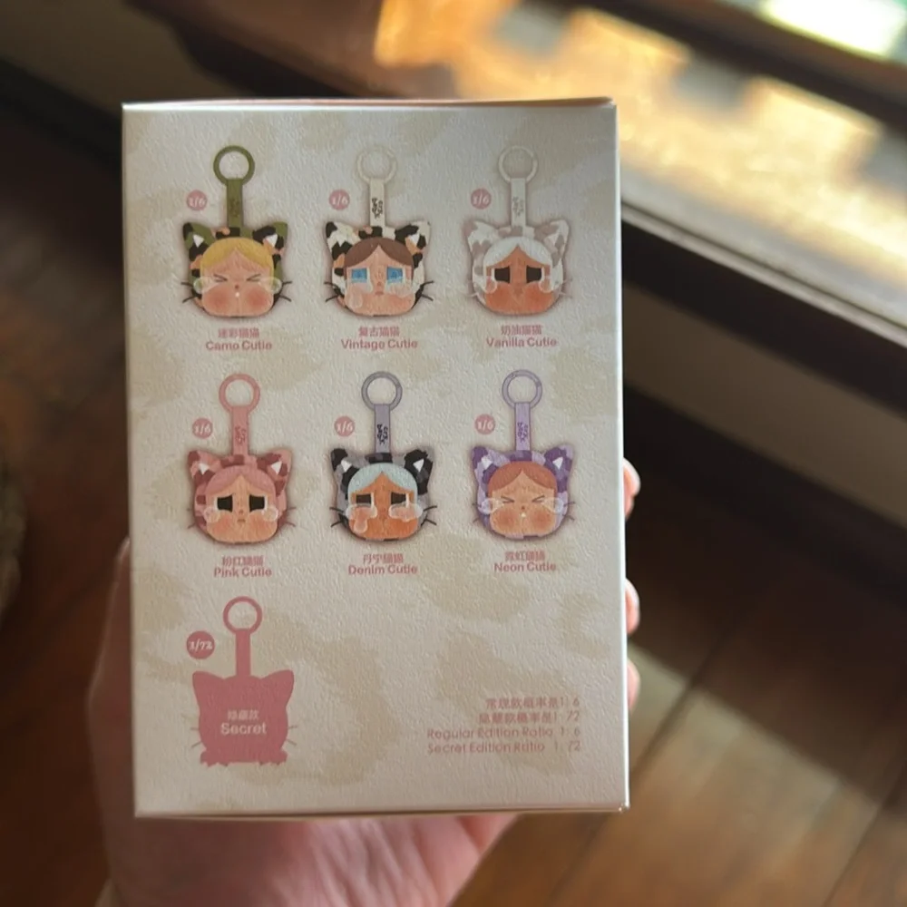 Pop Mart Crybaby Wild But Cutie - Neon Cutie - Picture 3 of 6